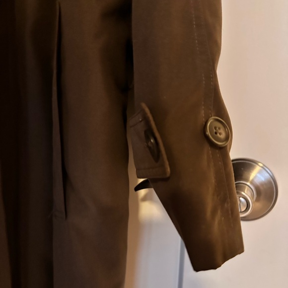 Ralph Lauren trench coat
44R - Picture 3 of 4